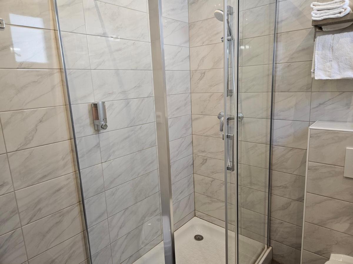 Bellevue Et Du Chariot D'or Parigi